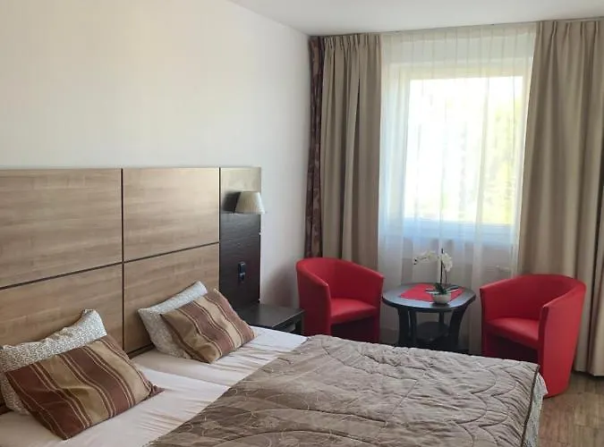 454 W Diva Apartment