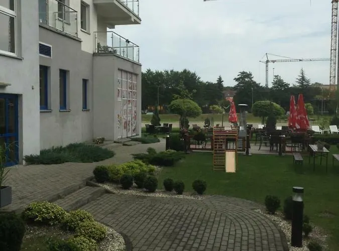 454 W Diva Apartment