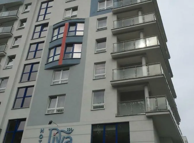 454 W Diva Apartment *