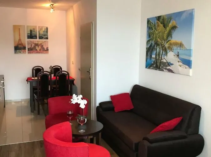 454 W Diva Apartment *