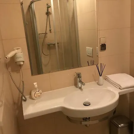 Apartment 454 W Diva