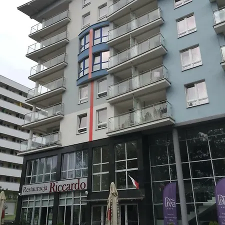 454 W Diva Apartment